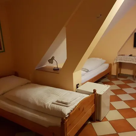 Pirates Отель Хайнбург-ан-дер-Донау